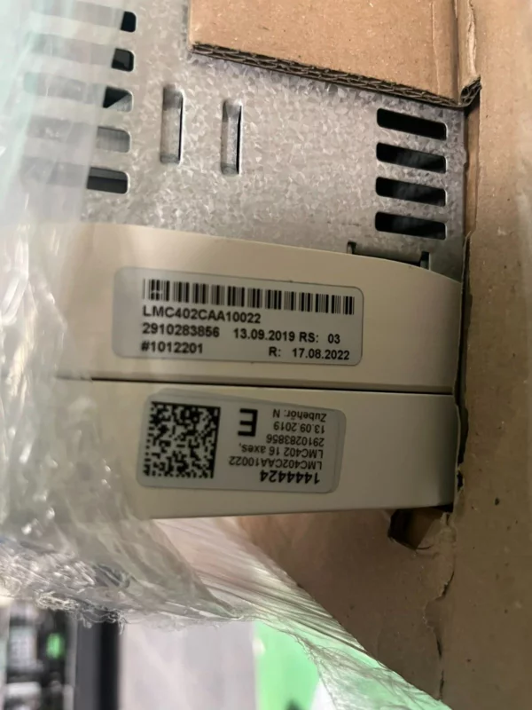 Schneider LMC402CAA10022. PacDrive LMC Pro2.  (UK/EU Read) - Image 2